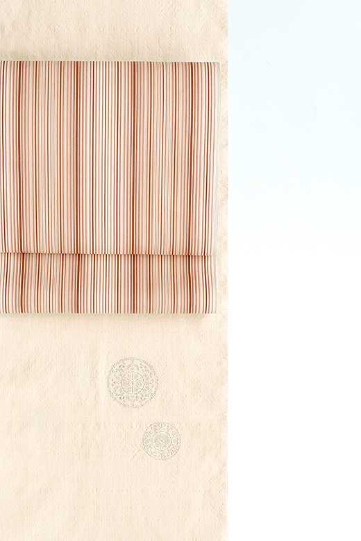 本場結城紬：『華紋模様』