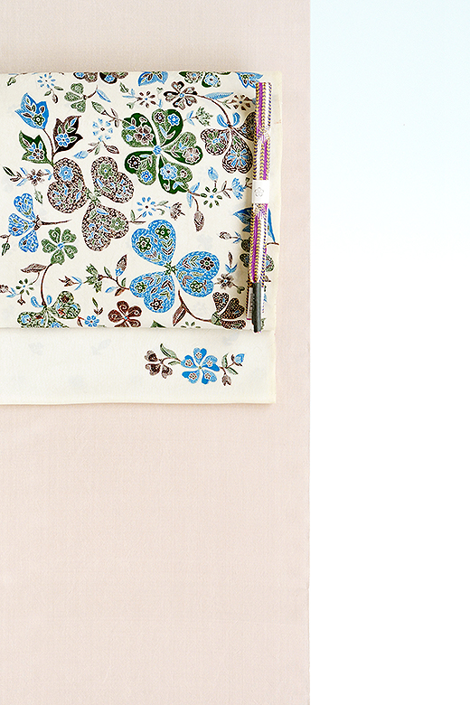 芝崎圭一 制作：草木染め手織紬：無地織『胡桃』